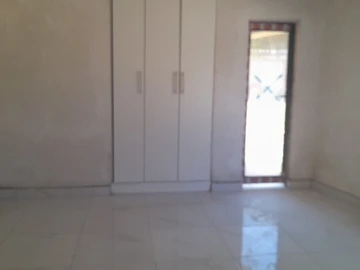 3 Bedroom Flat & Apartment