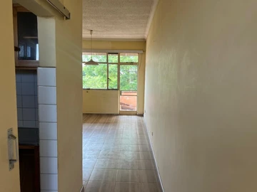 2 Bedroom Flat & Apartment