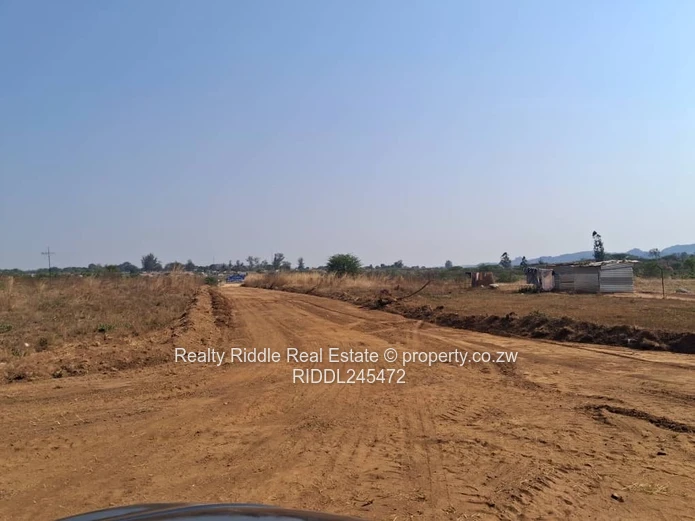 Prime 800 sqm Commercial Plot on Rusape Main Road