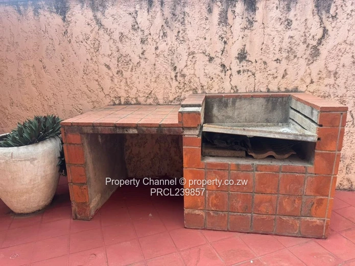 Modern 3-Bedroom Flat in the Avenues 