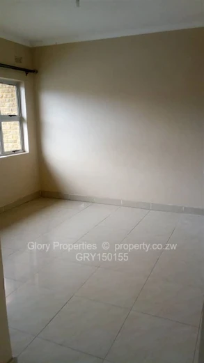 Upmarket 2 bed flat in Madokero
