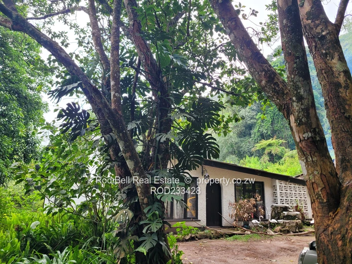 Holiday home with stunning views of the mountains