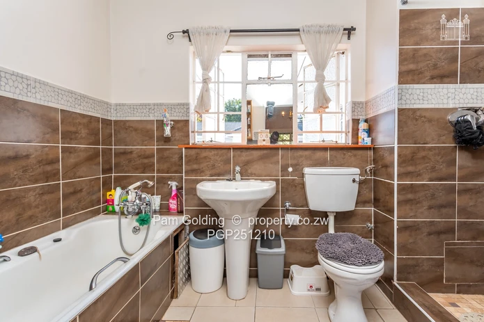 Four-Bedroom Duplex Townhouse in a Secure Complex (Sole Mandate)
