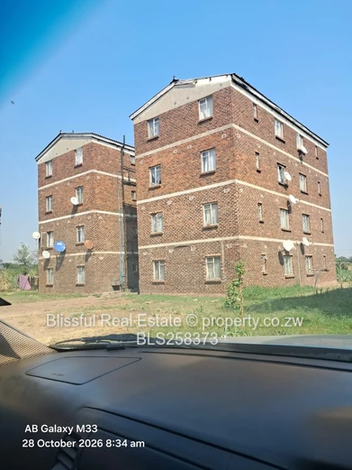 Mufakose 2-Bed Apartment - Tiled Floors & Fitted Kitchen (Sole Mandate)