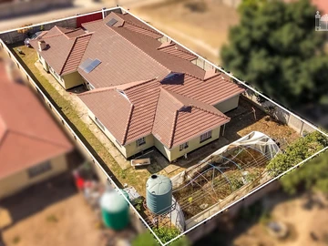 5 Bedroom House