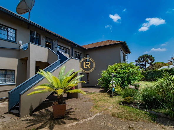 3 Bedroom Flat & Apartment