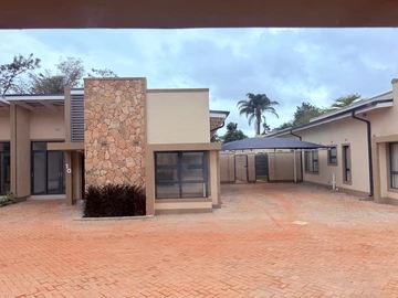 3 Bedroom Flat & Apartment