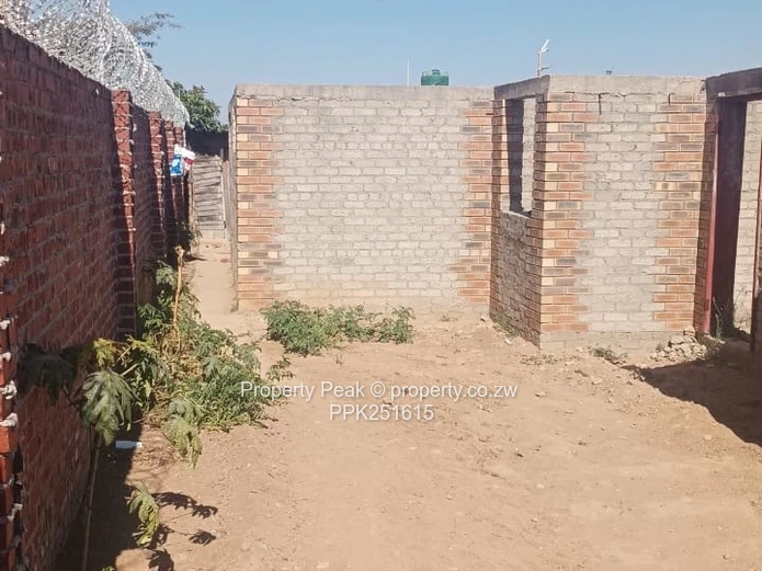 Adelaide Park: Incomplete 3-Bed , Garage, Main En-Suite