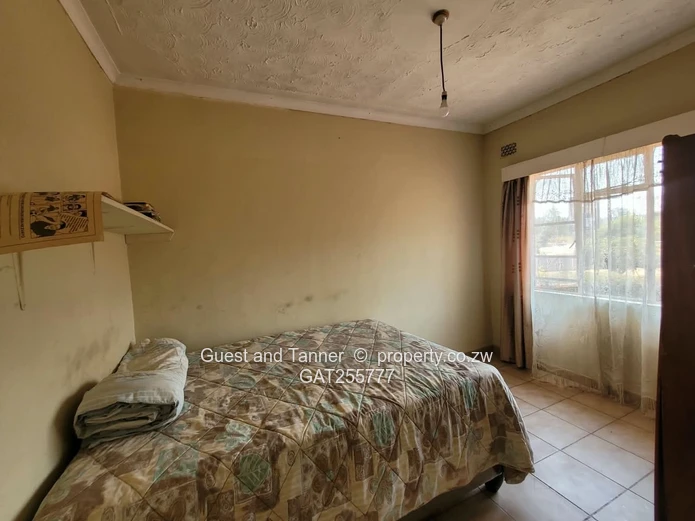 Spacious 5-Bedroom Double-Storey Property For Sale – Highlands