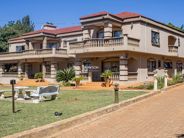9 Bedroom House