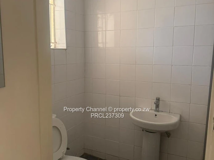 Spacious 3-Bed —Prime Location!