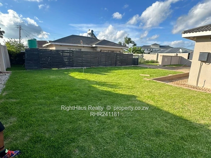 Stunning 5 bed house(4 ensuite) in Borrowdale Pomona near SamLevy Village