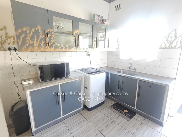 Stylish Fully Furnished 2-Bed Avondale Flat (Sole Mandate)
