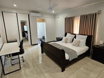 5 Bedroom House
