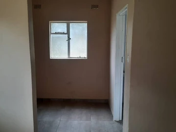3 Bedroom Flat & Apartment