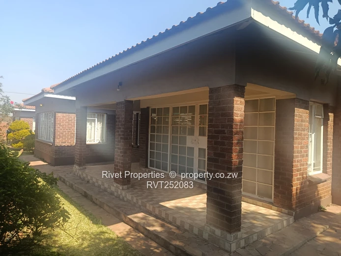 Very Neat House Adlynn For Sale Also Vacant