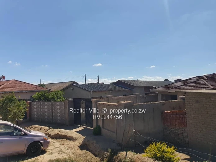 6-Bed Home Granary Park - Tiled Roof, Carport & Ensuite