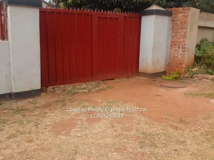 Dzivarasekwa 3-Bed Home with Red Gate, Verandah & Garden
