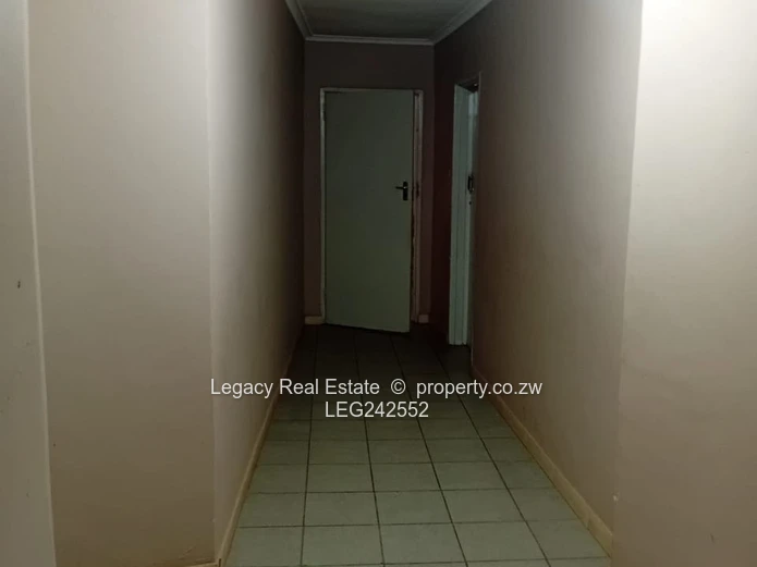 Executive Home to Let in Zimre Park