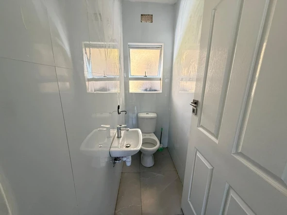 3 Bedroom Flat & Apartment