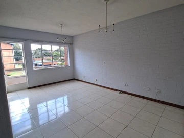 2 Bedroom Flat & Apartment