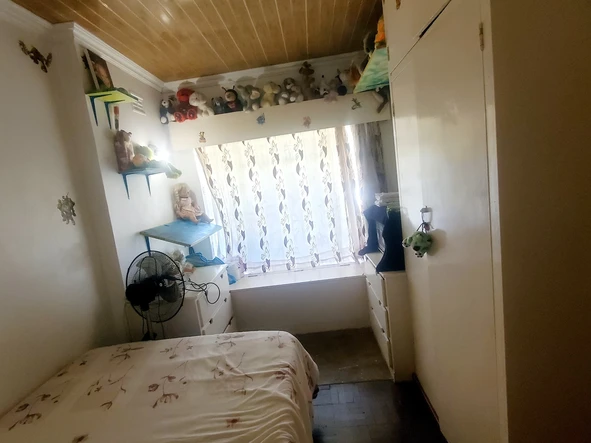 Eastlea Spacious Property with Cottage ,1,555sqm