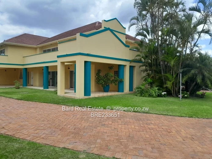 6 bed Double storey family home