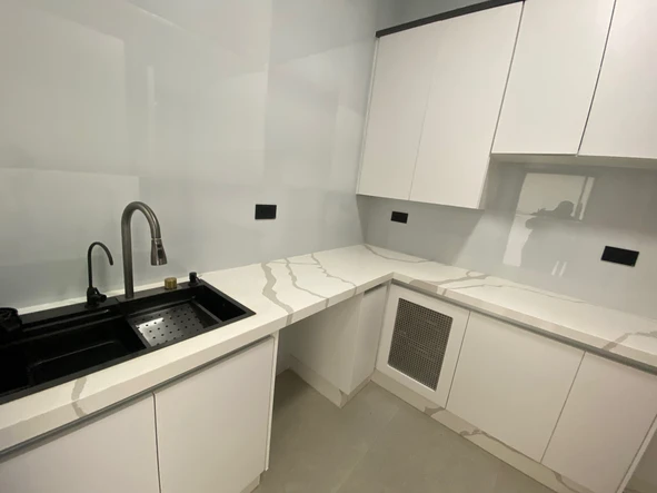 4 Bedroom Flat & Apartment