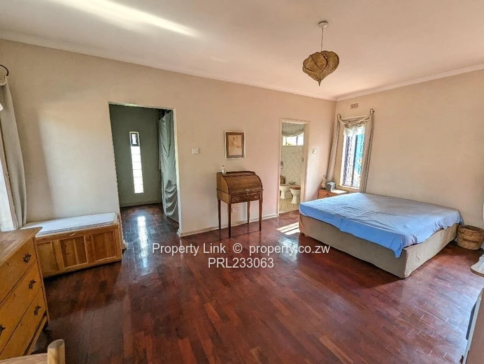 Borehole, Garden, Pool & Separate 1 Bed Self-Contained Cottage