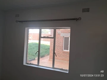 2 Bedroom Flat & Apartment