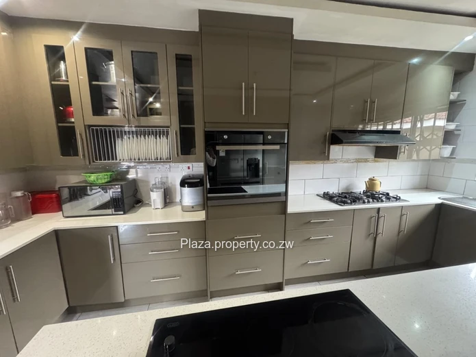 Modern 4- Bedroom Home for sale in Madokero