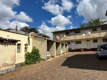 2 Bedroom Flat & Apartment