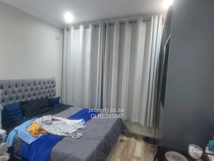 Modern 1-Bed House with Borehole in Madokero