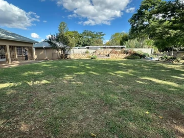 4 Bedroom Flat & Apartment