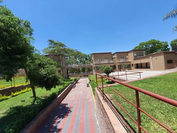 4 Bedroom Flat & Apartment