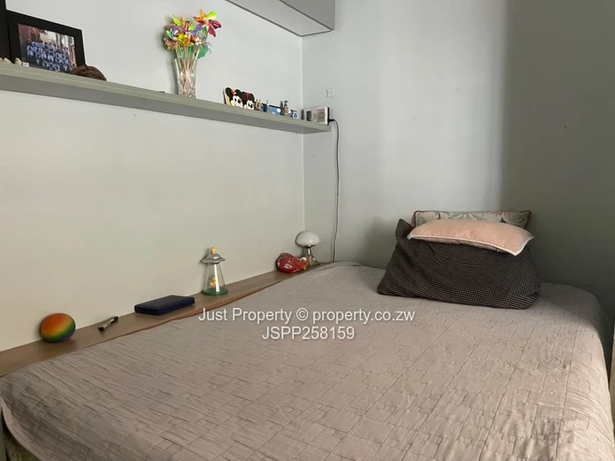 Upper Avenues modern garden flat diplomatic community 