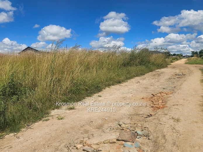 3,097m² Marondera: Main Road Frontage, Subdivisible
