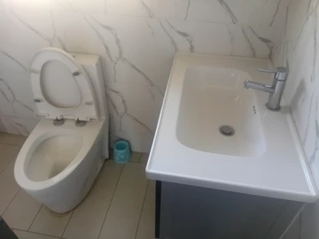 6 Bedroom House