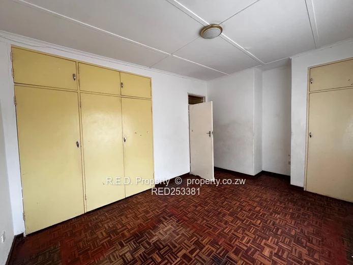 3 Bedroom Home To Let In Montrose!