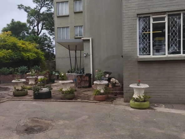 3 Bedroom Flat & Apartment