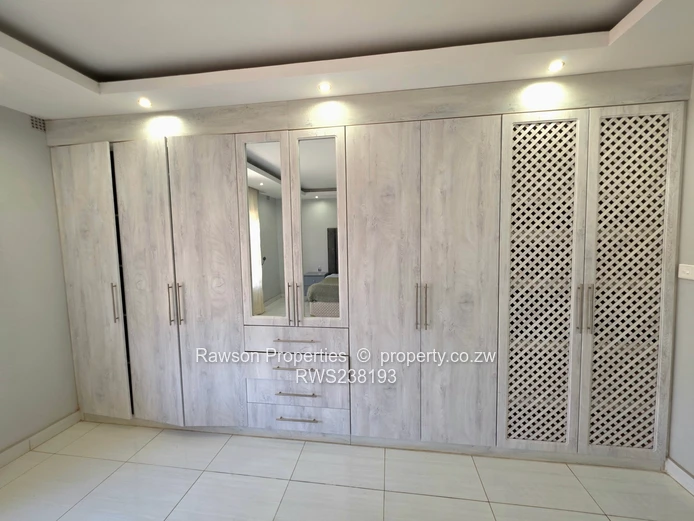 Westgate Sandton Phase 1 magnificent five bedroomed house!