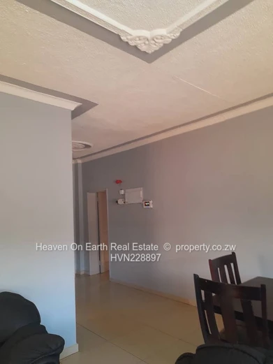 3 beds available in Glen Lorne