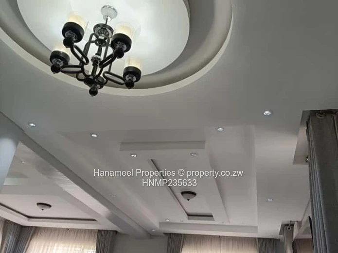 Two-Storey Marlborough Home: 4 Beds, Pool & Borehole