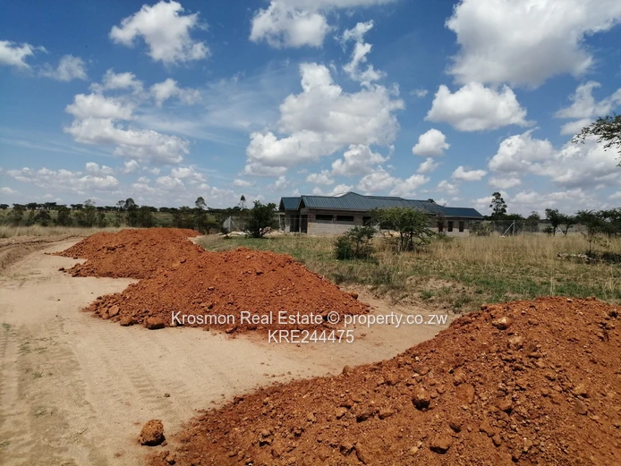 2000 m² Stand on Red-Soil Road in Access-Controlled Marondera (Sole Mandate)