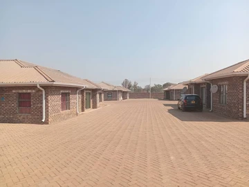 18 Unit Townhouse Complex