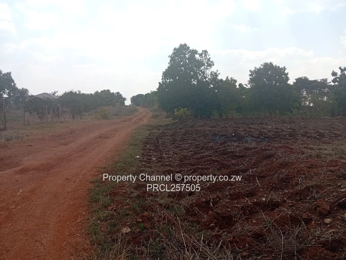 1000 m² Cleared Corner Stand in Hatcliffe, Harare