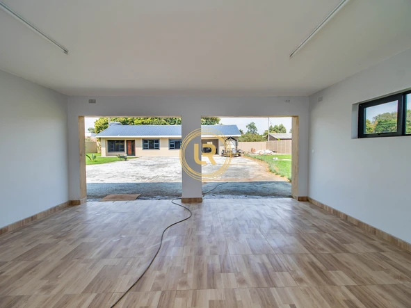 6 Bedroom House