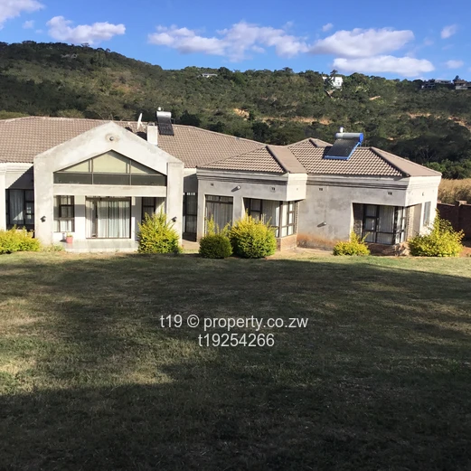 Neat 6 bedroom bungalow 