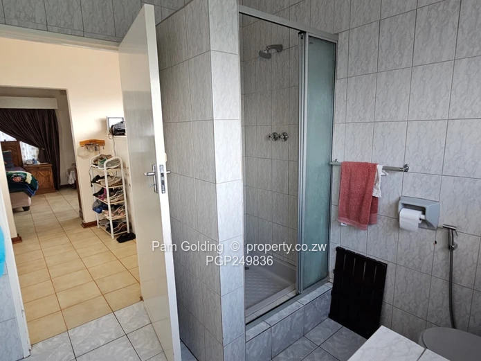 Immaculate 4 Bedroomed Family Residence
