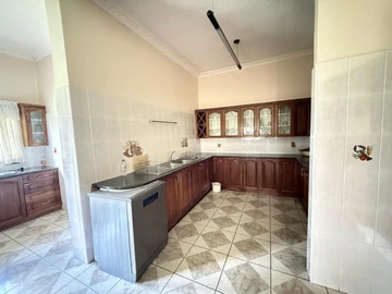 Commercial & Industrial Land